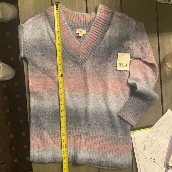 Soft Ombré Sweater V Neckline XS - Picture 6 of 6